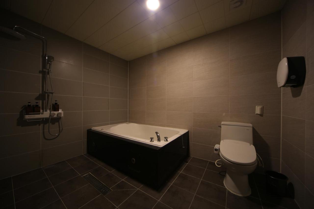 Hotel Yeogiatte Daegu Station Екстер'єр фото