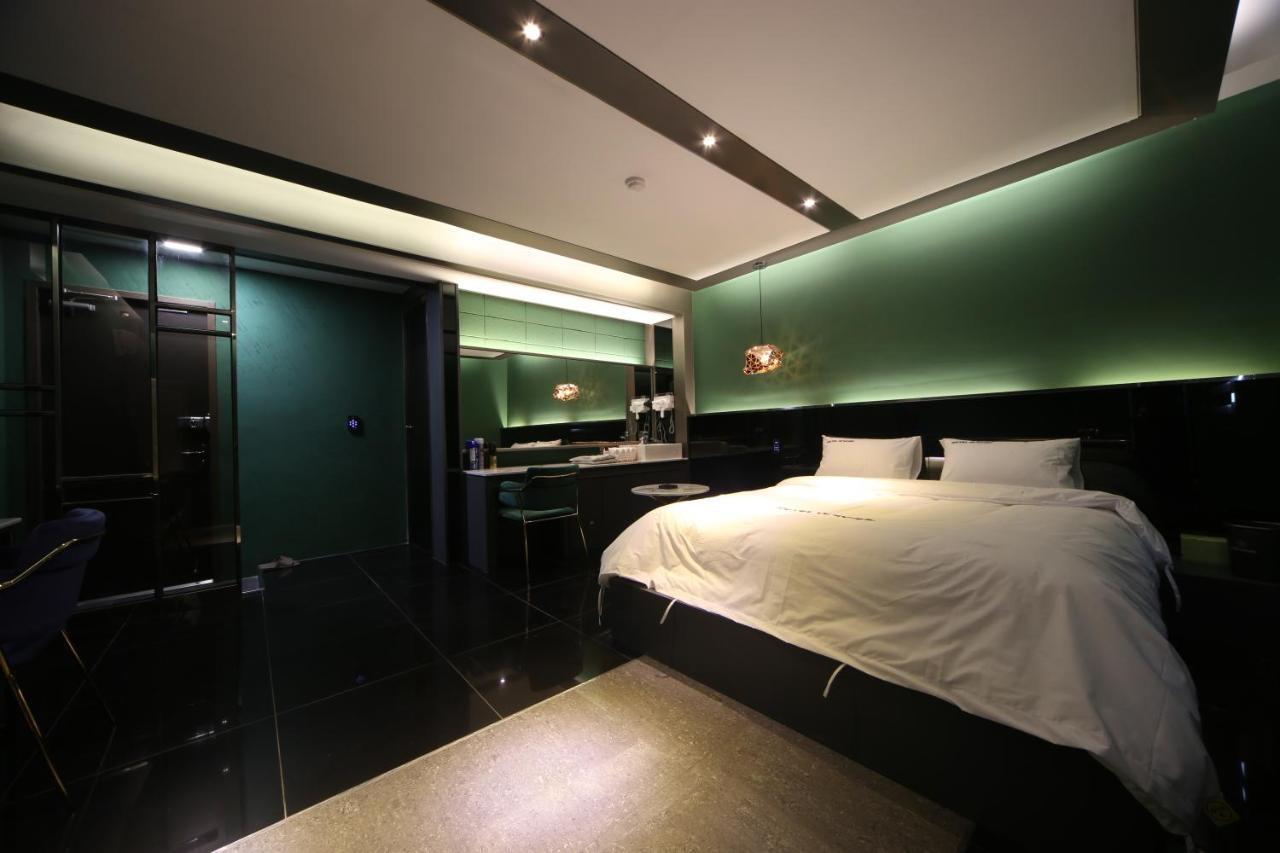 Hotel Yeogiatte Daegu Station Екстер'єр фото