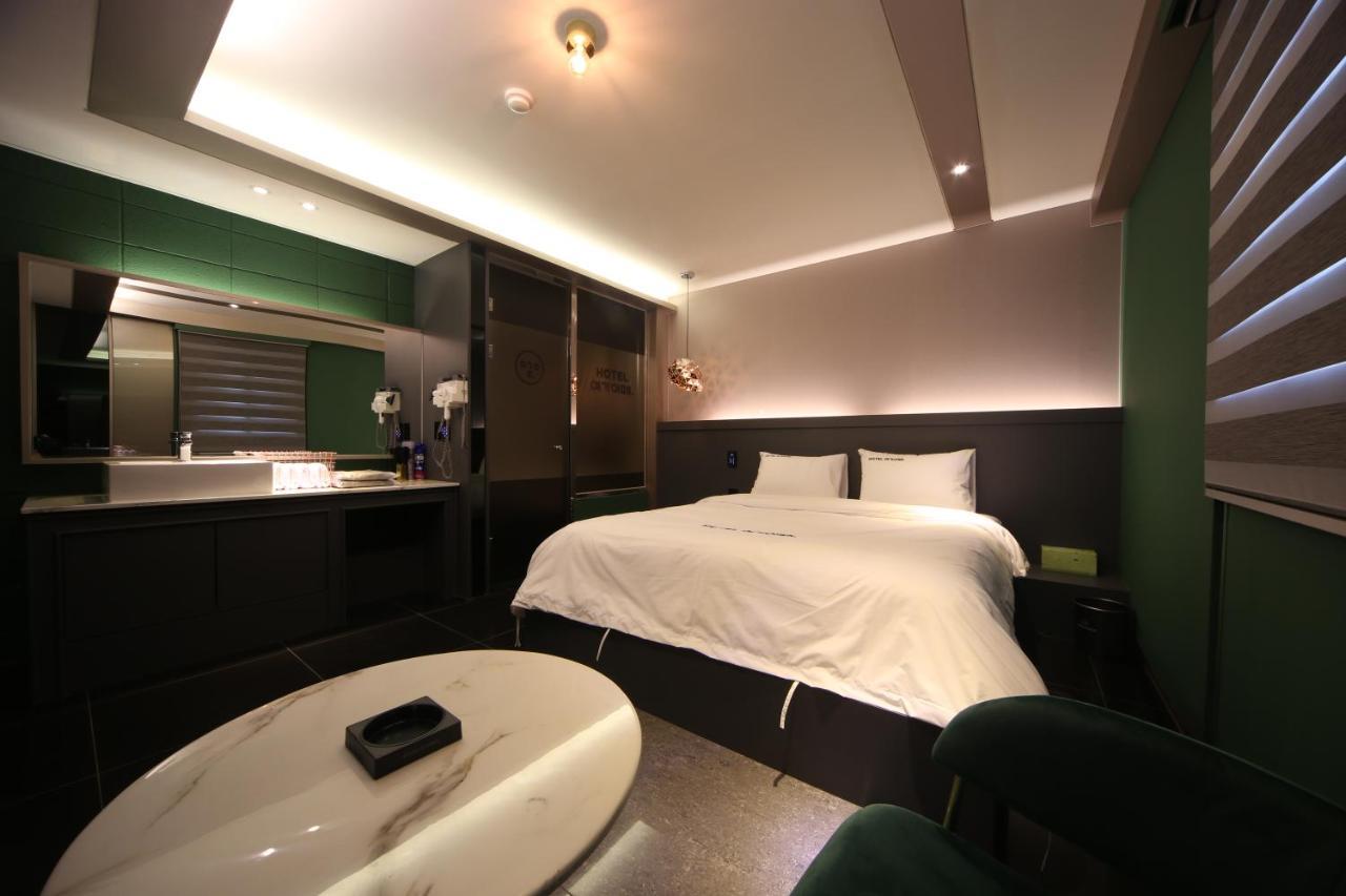 Hotel Yeogiatte Daegu Station Екстер'єр фото