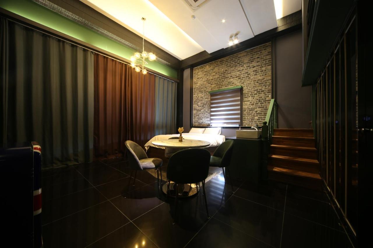 Hotel Yeogiatte Daegu Station Екстер'єр фото
