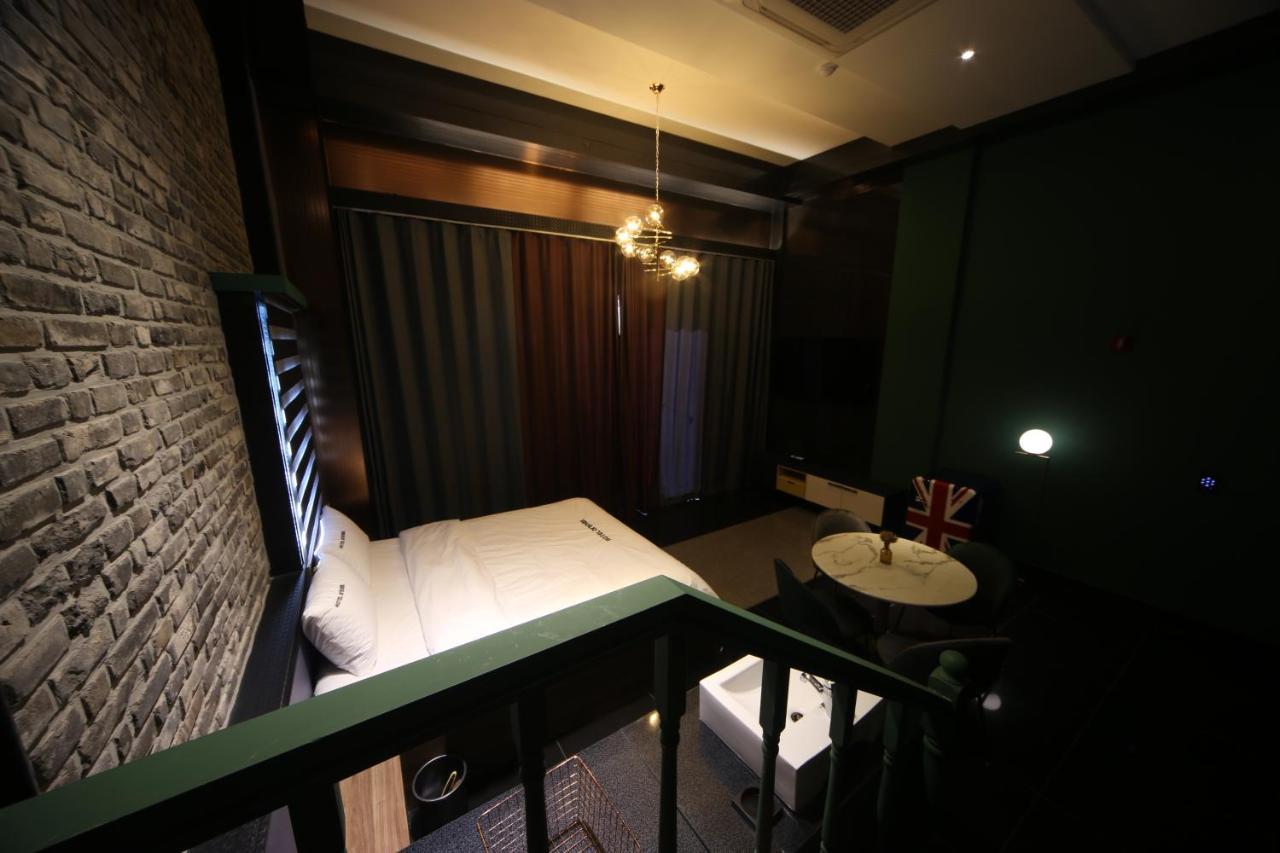Hotel Yeogiatte Daegu Station Екстер'єр фото