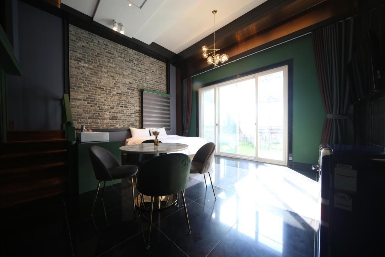 Hotel Yeogiatte Daegu Station Екстер'єр фото