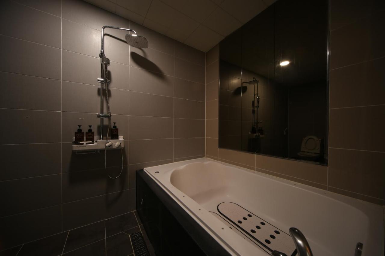 Hotel Yeogiatte Daegu Station Екстер'єр фото