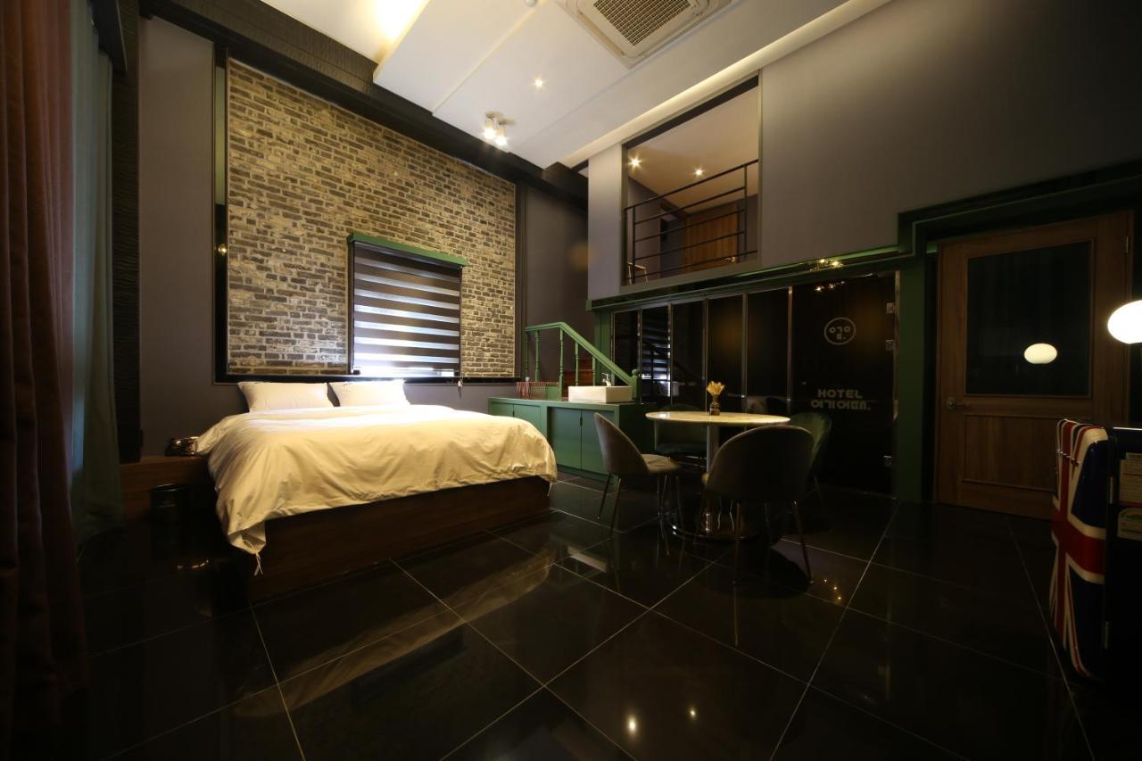 Hotel Yeogiatte Daegu Station Екстер'єр фото