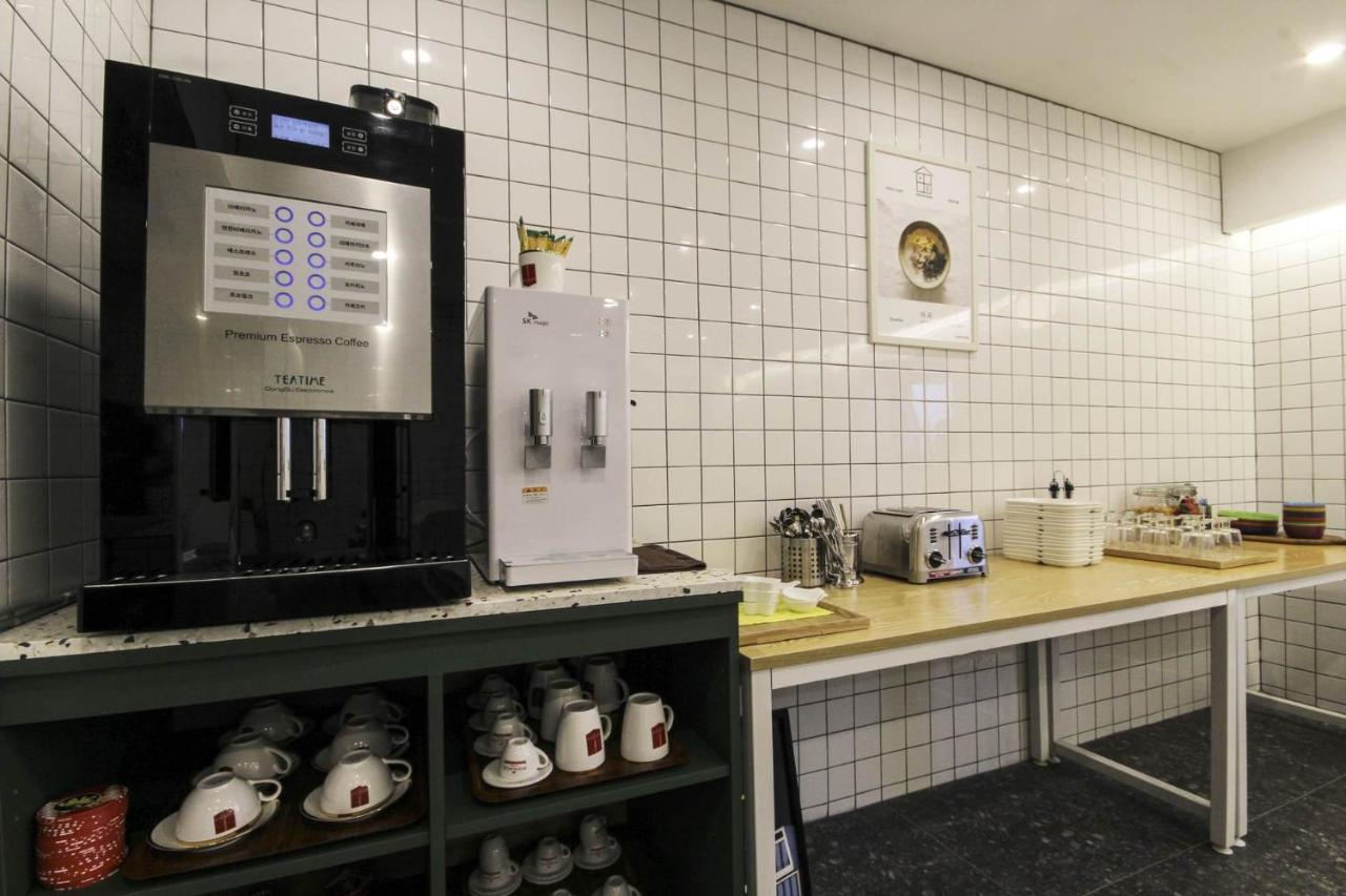 Hotel Yeogiatte Daegu Station Екстер'єр фото